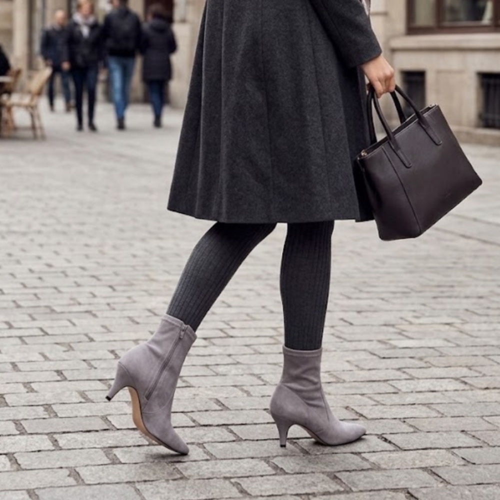 Dolce Vita Women's Taupe Suede Pointed-Toe Kitten Heel Ankle Boots